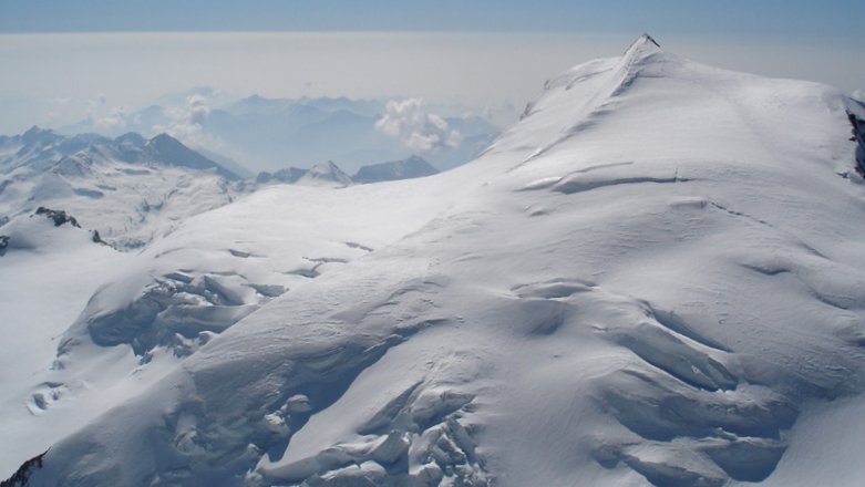 Strahlhorn ( 4190 metres ) in the Zermatt Region of the Swiss Alps