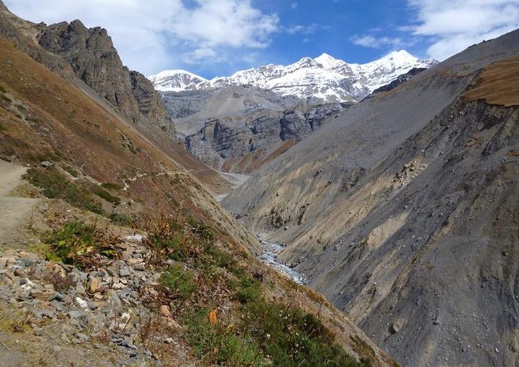 Descent to Kali Gandaki Valley