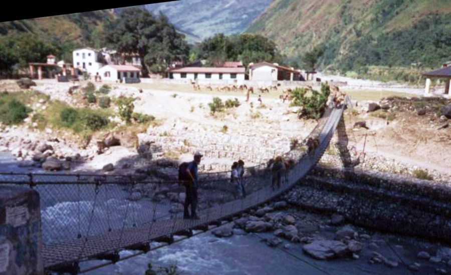 Suspension bridge across the Kali Gandaki at Beni