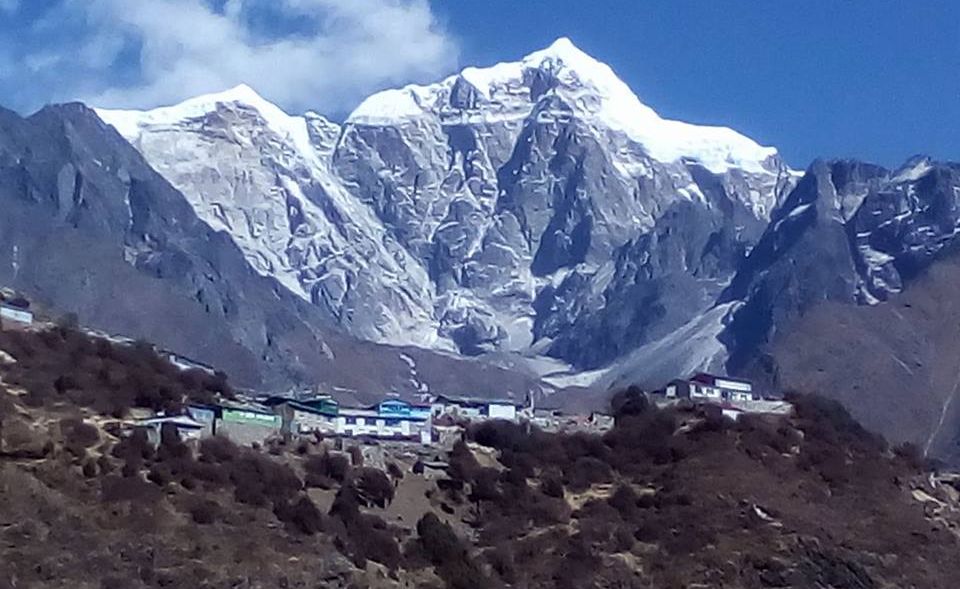 Taboche on route to Gokyo
