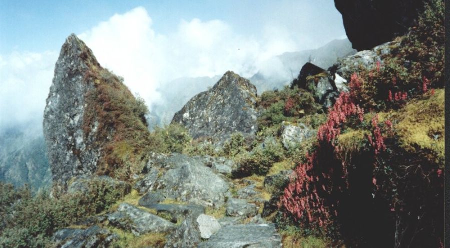 Path to Panch Pokhari