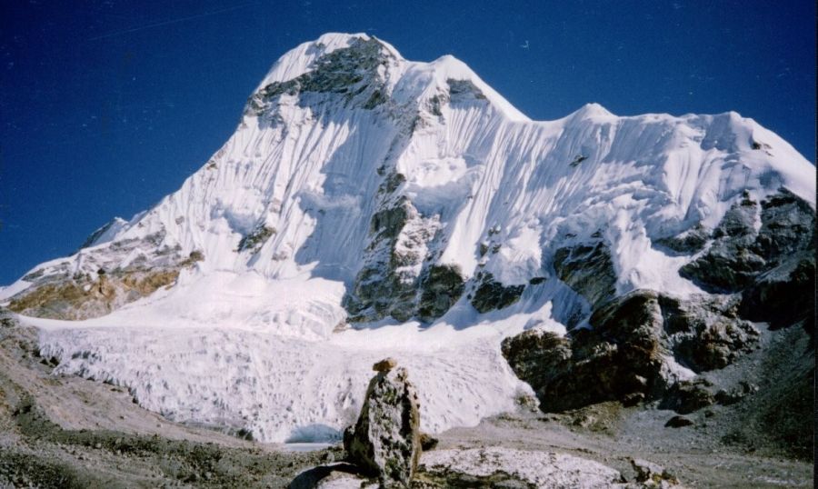 Chonku Chuli ( aka Pyramid Peak / Hongku Chuli ) from rockpeak ( c5800m )
