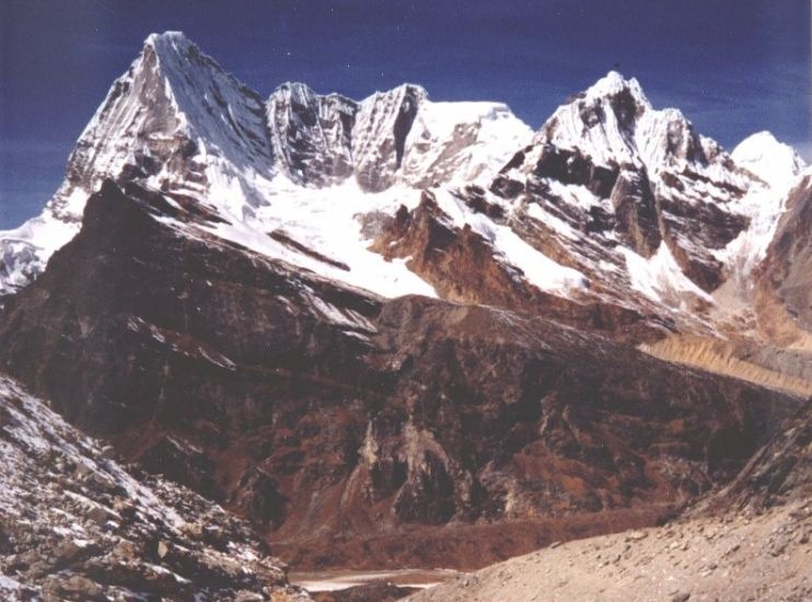 Mt.Thamserku ( 6608 metres ) on ascent to Mera La