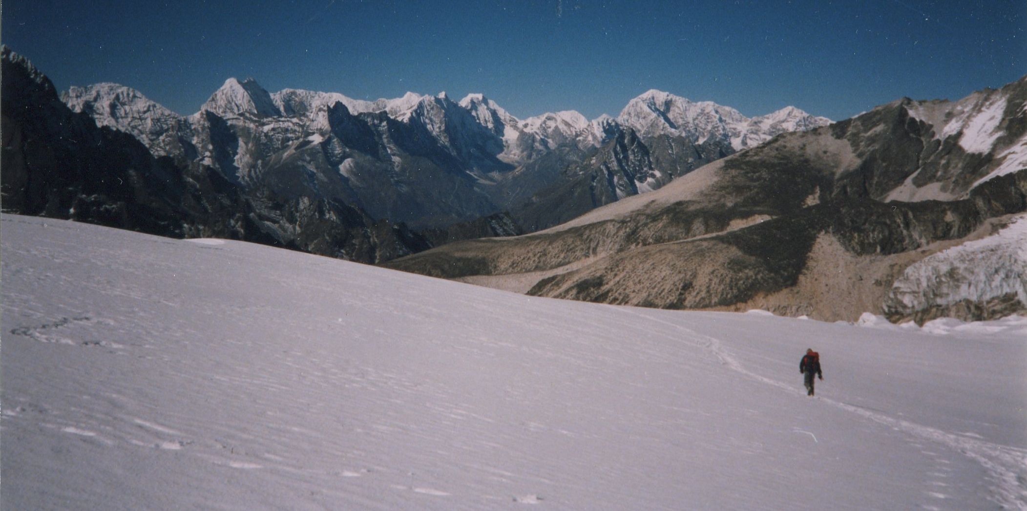 View to the West on descent of Nare Glacier from Mingbo La