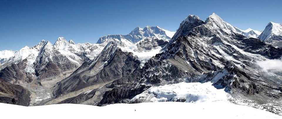 Everest ( 8850m ), Peak 41 and Makalu from Mera Peak