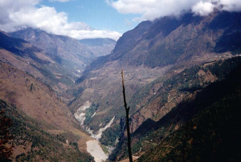 Valley of the Dudh Kosi ( " Milk River " )