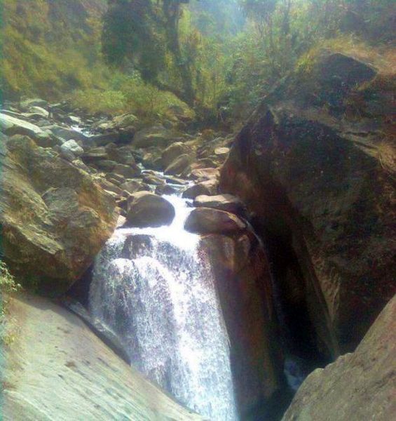 Waterfall on Dudh Khosi