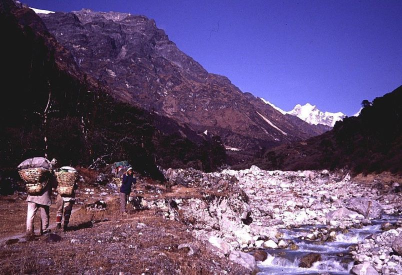 Heading up the Simbuah Khola Valley on the approach route to Yalung on the south side of Mount Kangchenjunga