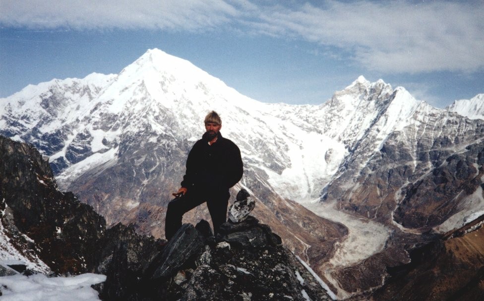 Langtang Lirung and Kimshung on ascent to Ganja La