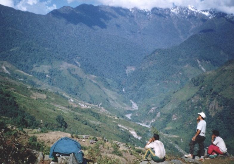 Kasuwa Khola Valley on ascent from Seduah to Tashigaon on route to the Shipton La and the Barun Valley