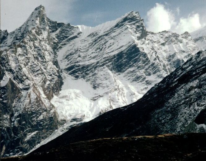 Peaks above Camp ( Darmasala ) before Larkya La
