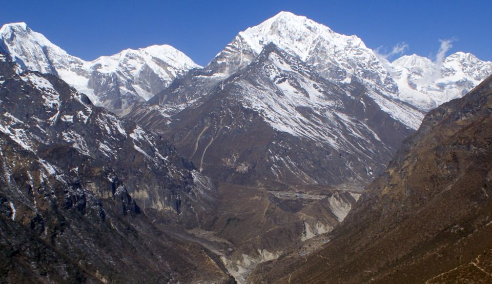Parchamo and Tengi Kagi Tau above Bhote Khosi Valley