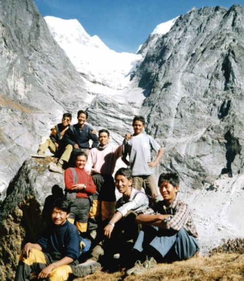 Trekking Crew on ascent to Gyajo La