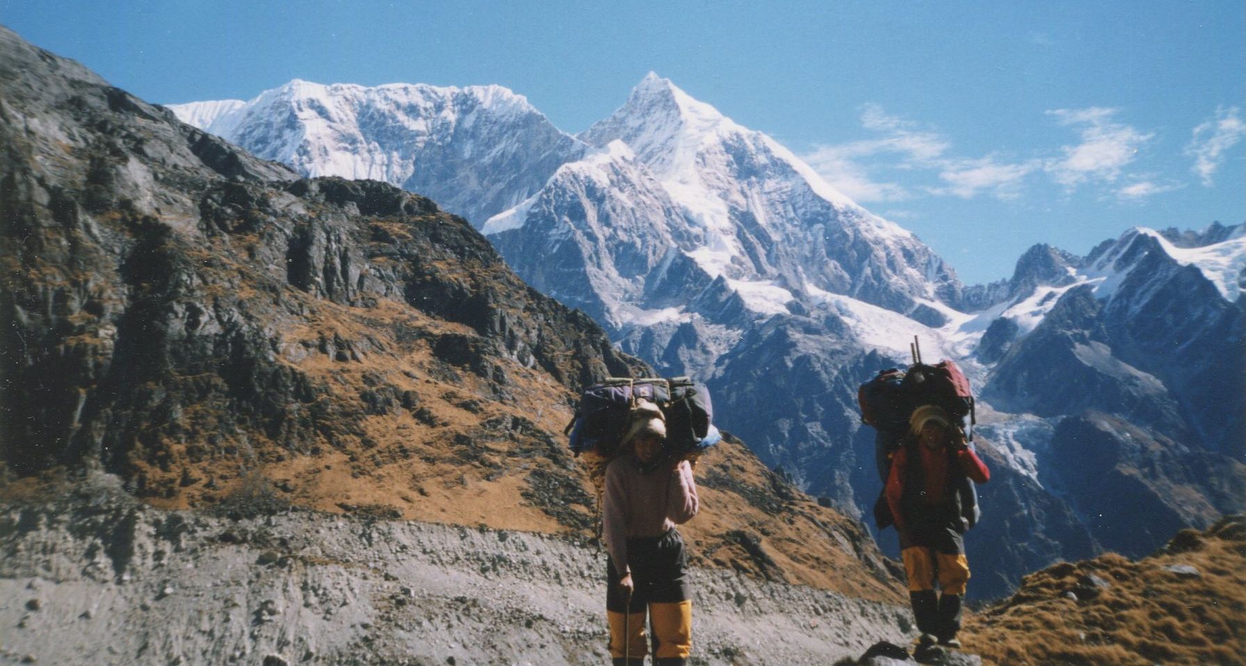 Mount Numbur ( 6959m ) on ascent to Gyajo La