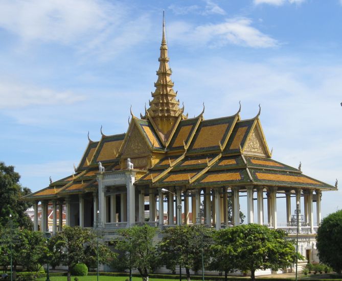 The Preah Thineang Chan Chhaya ( " Moonlight Pavilion " ) at the Royal Palace in Phnom Penh