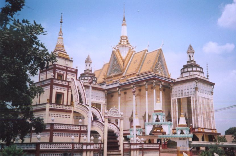Wat Tuol Tom Pong in Phnom Penh