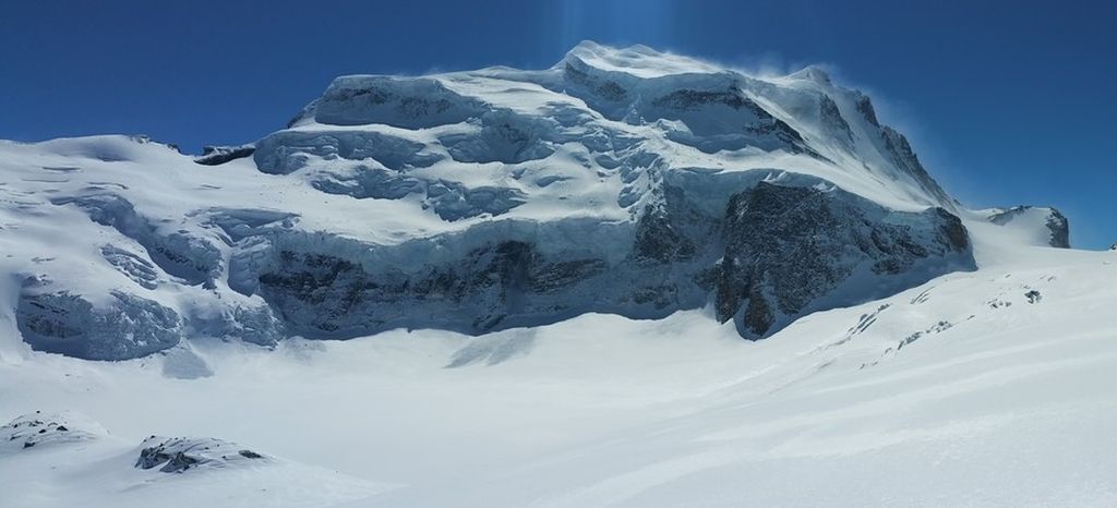Grand Combin ( 4314 metres ) in the Swiss Alps