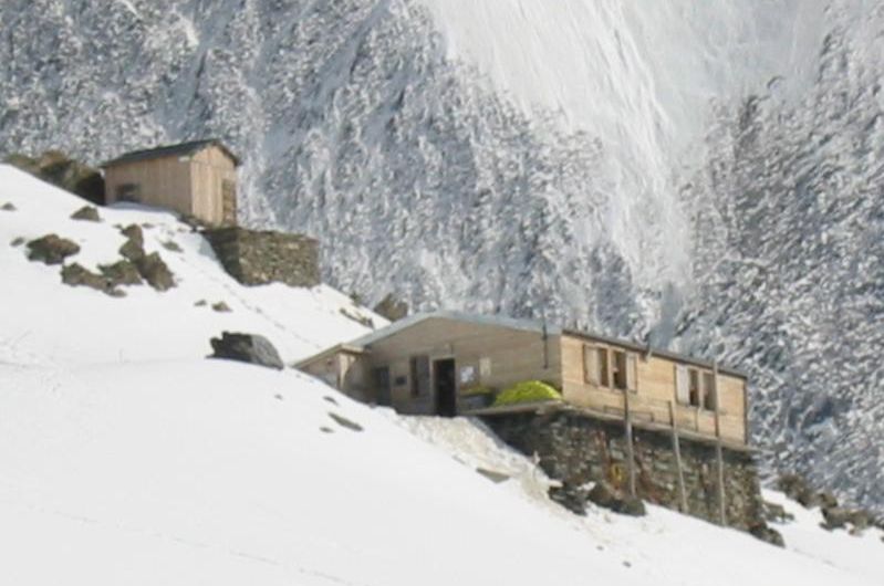 Former Hut at Tete Rousse on ascent to Refuge du Goutier