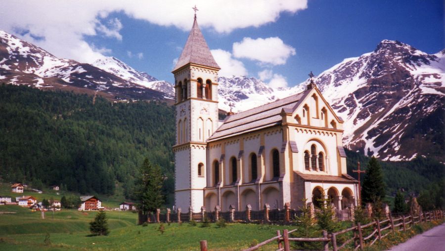 Church in Solda / Sulden Village in NW Italy