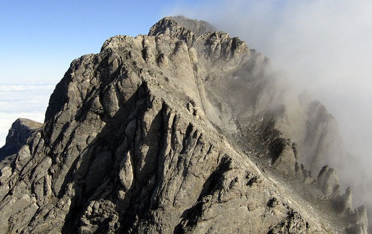 Mitikas ( Mytikas ) - the highest peak on Mount Olympus 