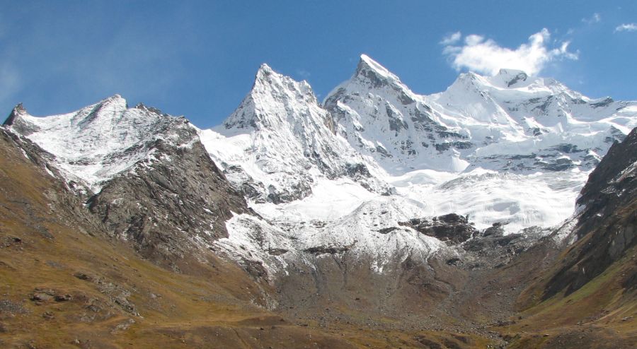 Pinnacle Peak ( 6930m ) in the Nun Kun massif of the India Himalaya