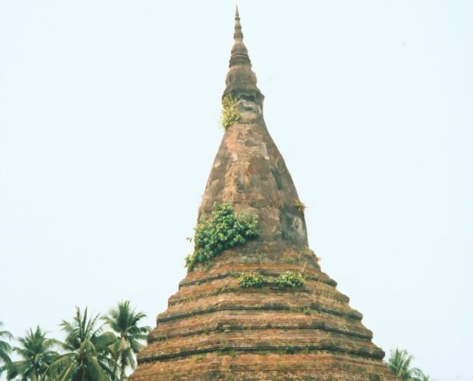 That Dam ( Black Stupa ) in Vientiane