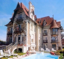http://www.francehotelstay.com/deauville-hotels.html