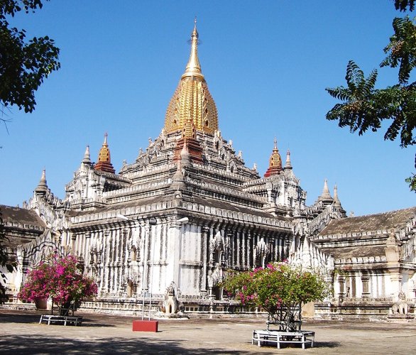 Ananda Pahto in Old Bagan in central Myanmar / Burma