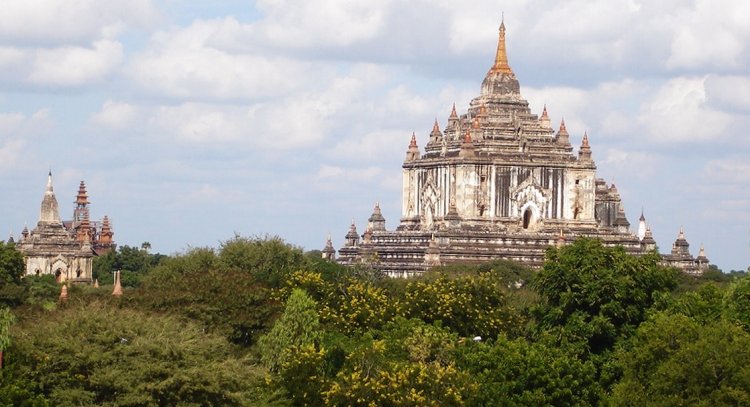 Thatbyinnyu Pahto in Old Bagan in central Myanmar / Burma