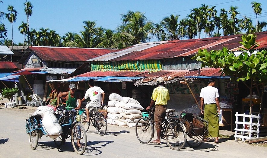 Market in Thwande near Ngapali Beach on the Bay of Bengal on the western coast of Myanmar / Burma