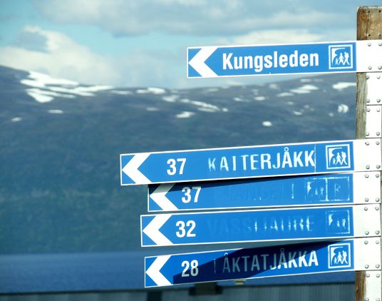 Signpost on the Kungsleden ( King's Trail ) in Swedish Lapland