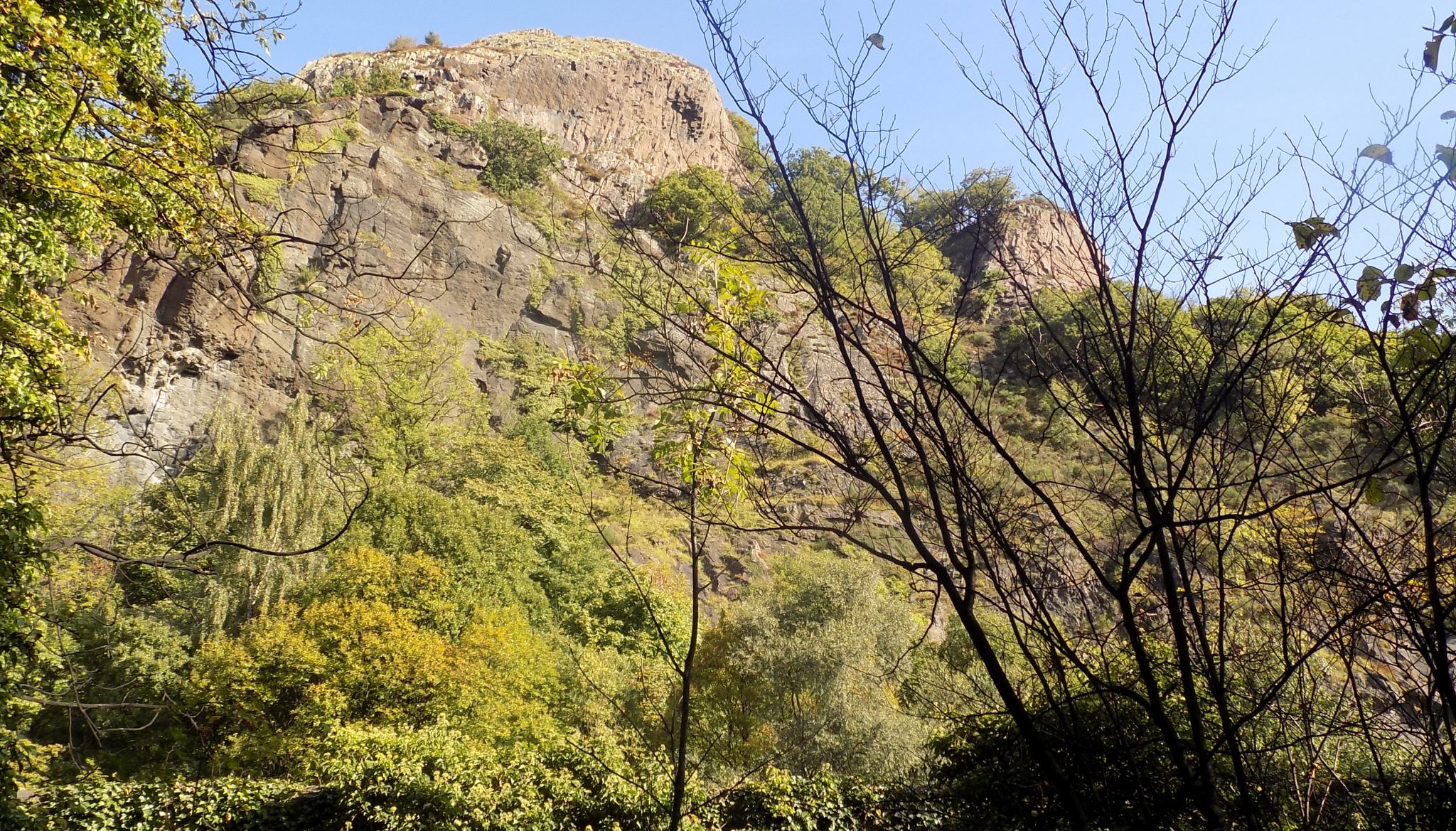 Rock Crags on Dumbuck Hill at Milton