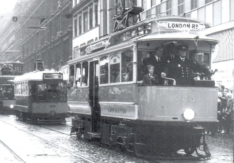 Glasgow Corporation "room & kitchen" tramcar in farewell procession in 1962