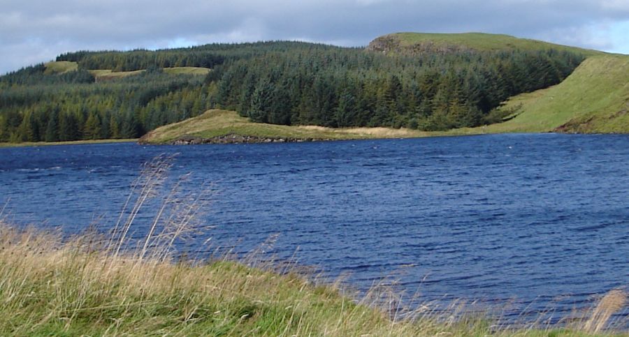 Jaw Reservoir and Dunellan ( Jesus' Thimble ) in the Kilpatrick Hills