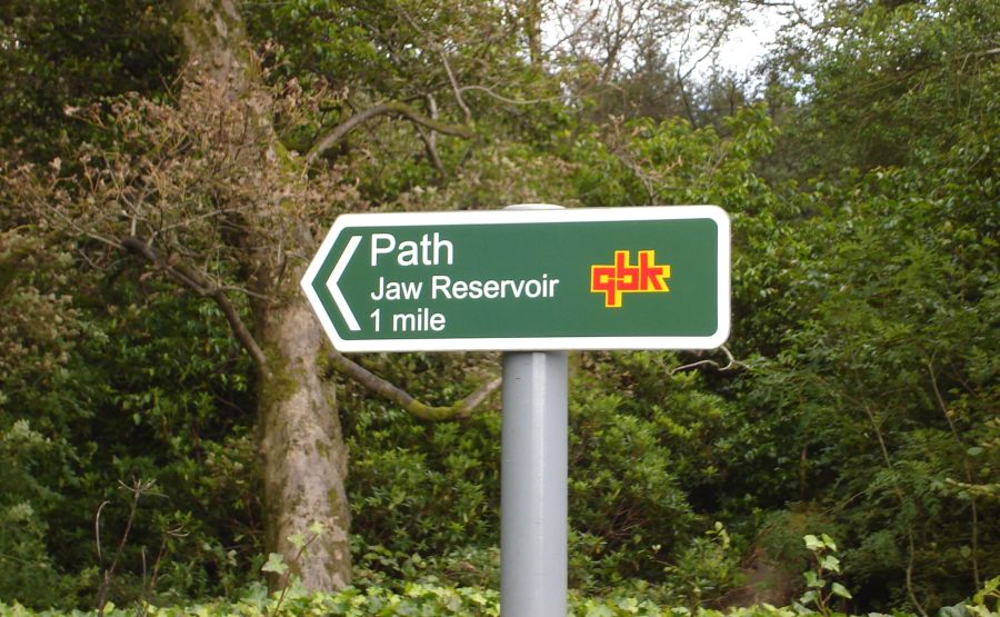 Signpost to Jaw Reservoir