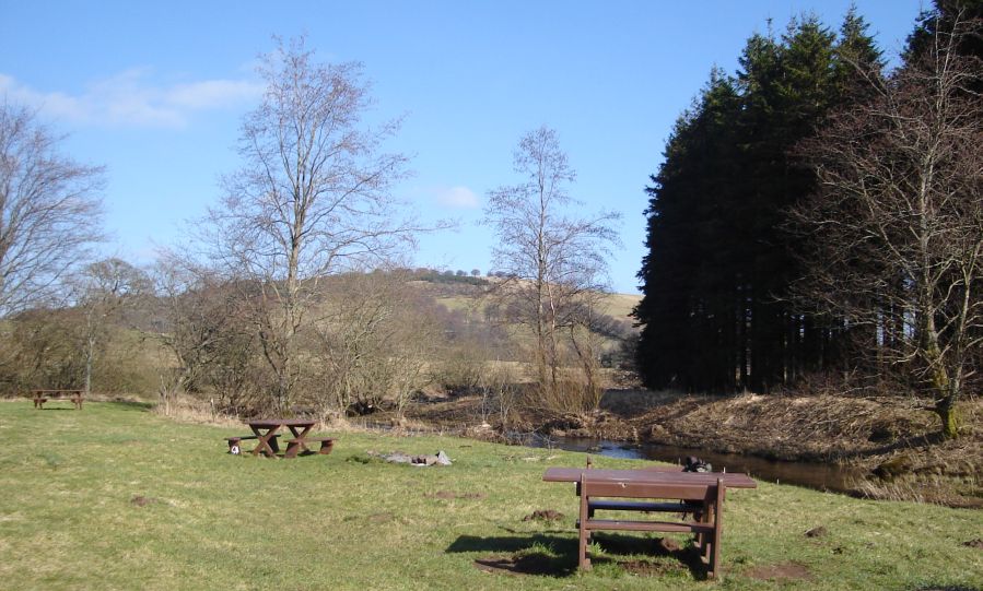 Picnic site at Carron Valley Reservoir