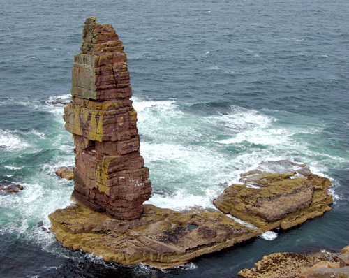 Am Buachaille sea stack in Sandwood Bay in Sutherland