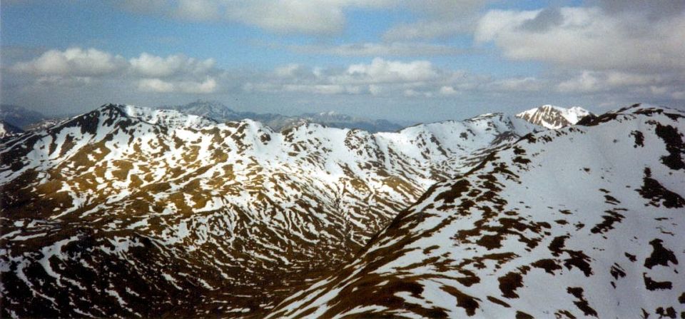 A'Chralaig to Mullach Fraoch-choire ridge