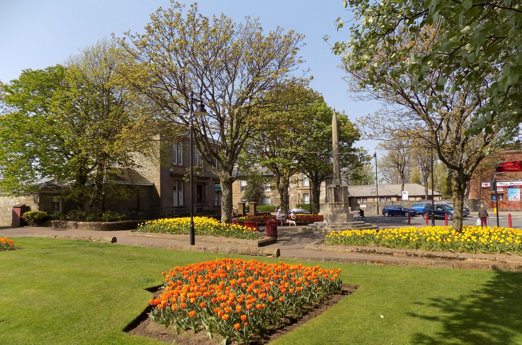 Boydfield Gardens and Mercat Cross in Prestwick