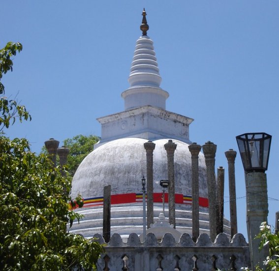 Thuparama Dagoba - the oldest in Anuradhapura