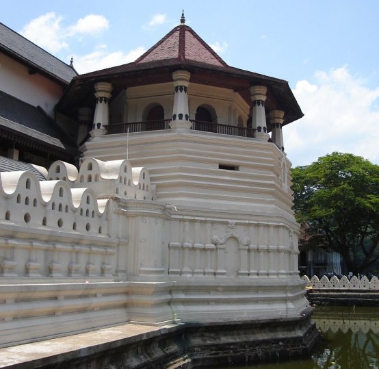 Sri Dalada Maligawa ( Temple of the Tooth )