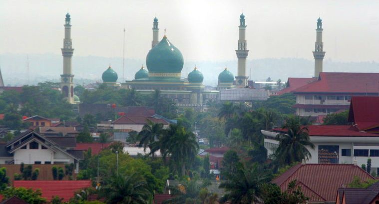 Masjid Agung An-Nur in Pakanbaru in Sumatra