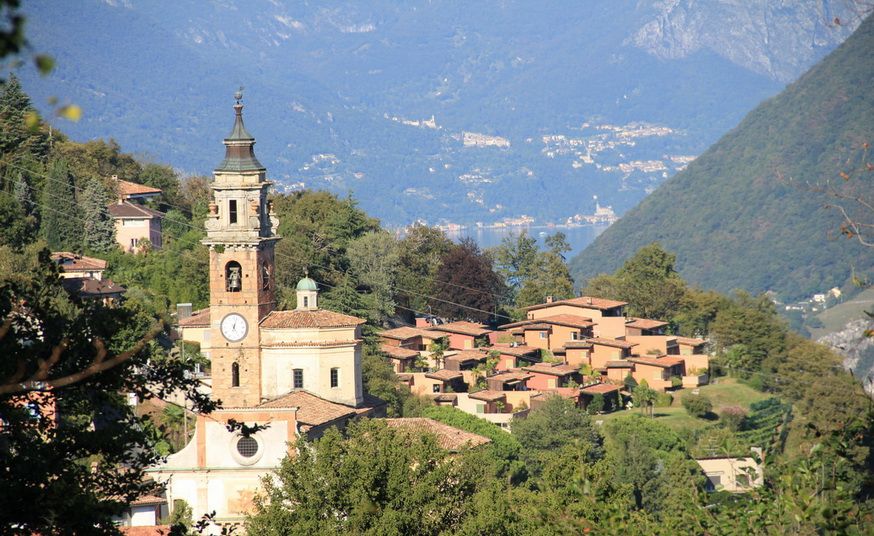 Carona in the Swiss canton of Ticino ( Tessin ) bordering Italy