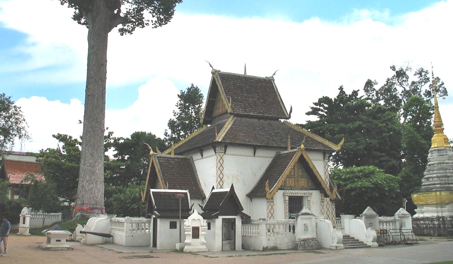 Chiang Mai City Shrine at Wat Chedi Luang