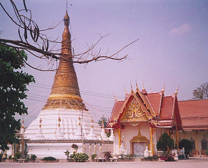 Chedi and Wat in Mae Sot