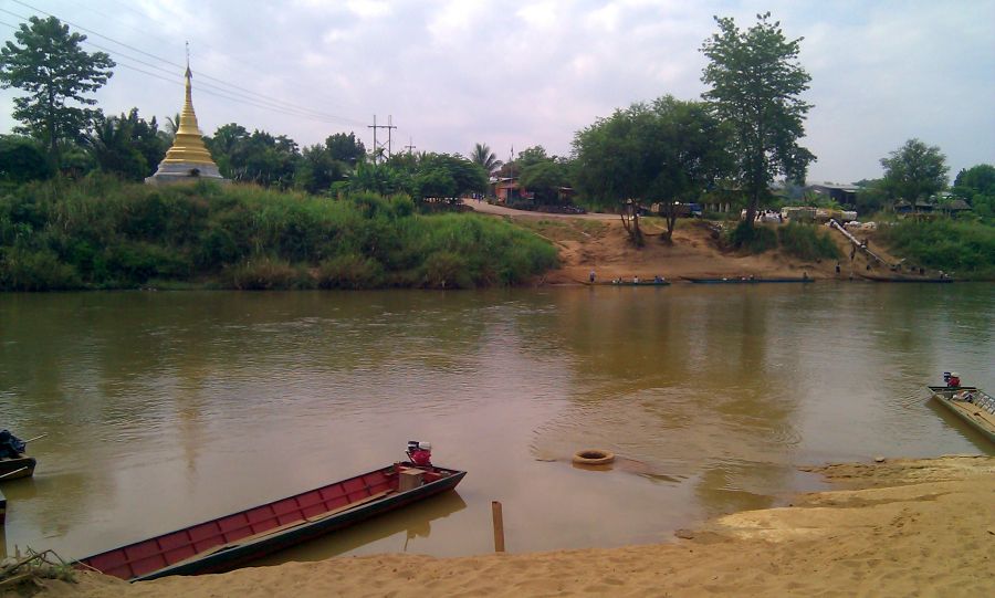 Moie River border with Burma