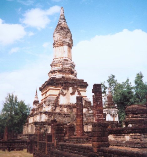 Wat Chedi Ched Thaeo in Si Satchanalai Historical Park in Northern Thailand