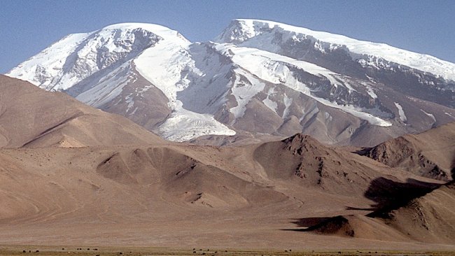 Mustagh Ata ( 7546m ) in the Pamirs in Xinjiang province of China 