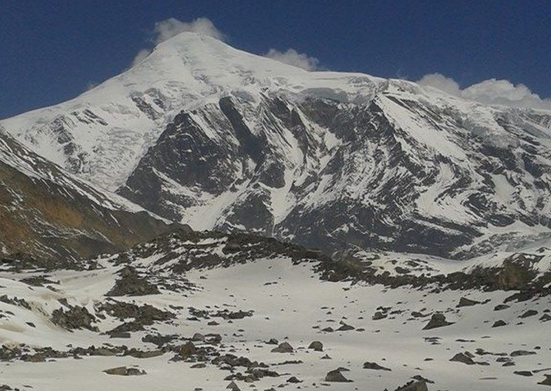 Tukuche Peak ( 6920m ) from Chonbarden Glacier on approach to Dhaulagiri Base Camp