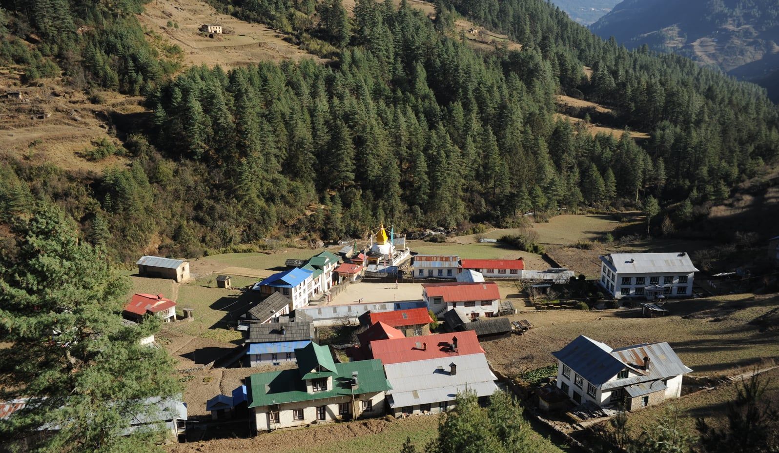 Junbesi Village on the trade route from Jiri to Namche Bazaar